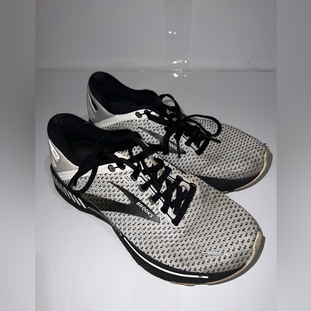 Brooks Men's Running Shoes - Black and White used